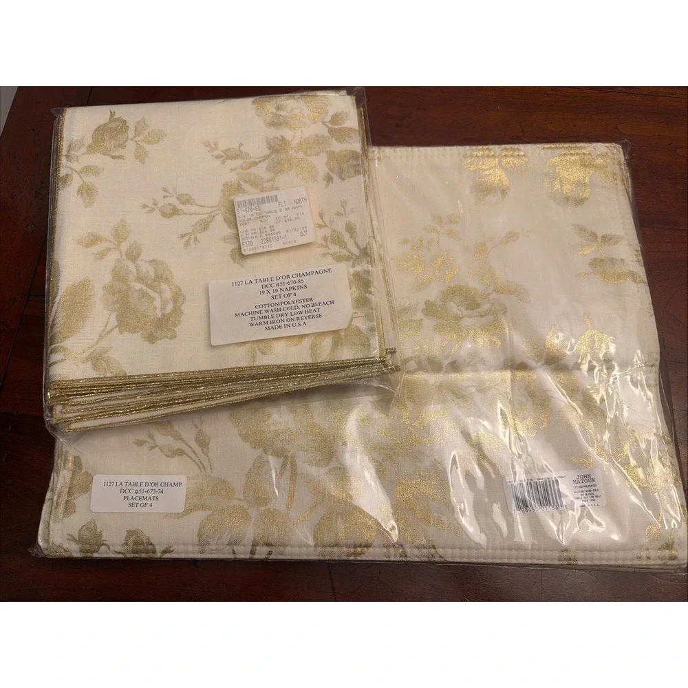 Matouk La Table d'Or Champagne Damask Placemats‎ & Napkins Set of 8 Luxury Gold